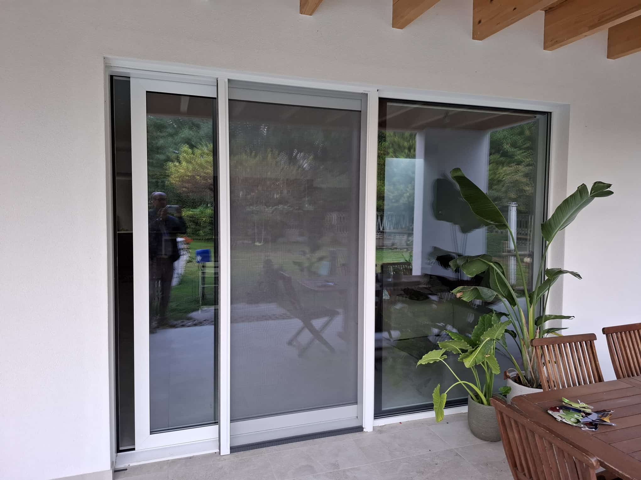 scorrevole in pvc con Zanzariera installata a legnago