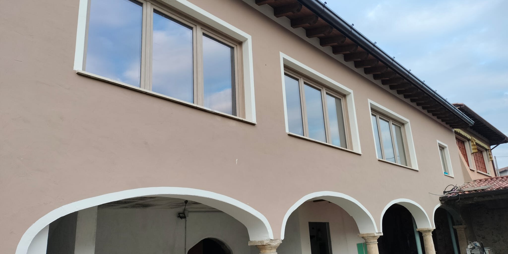 WhatsApp Image 2026-01-15 at 15.56.36 Finestre in pvc, effetto legno esterno. posate a minerbe