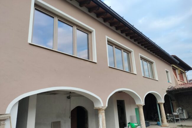 Finestre in pvc, effetto legno esterno. posate a minerbe